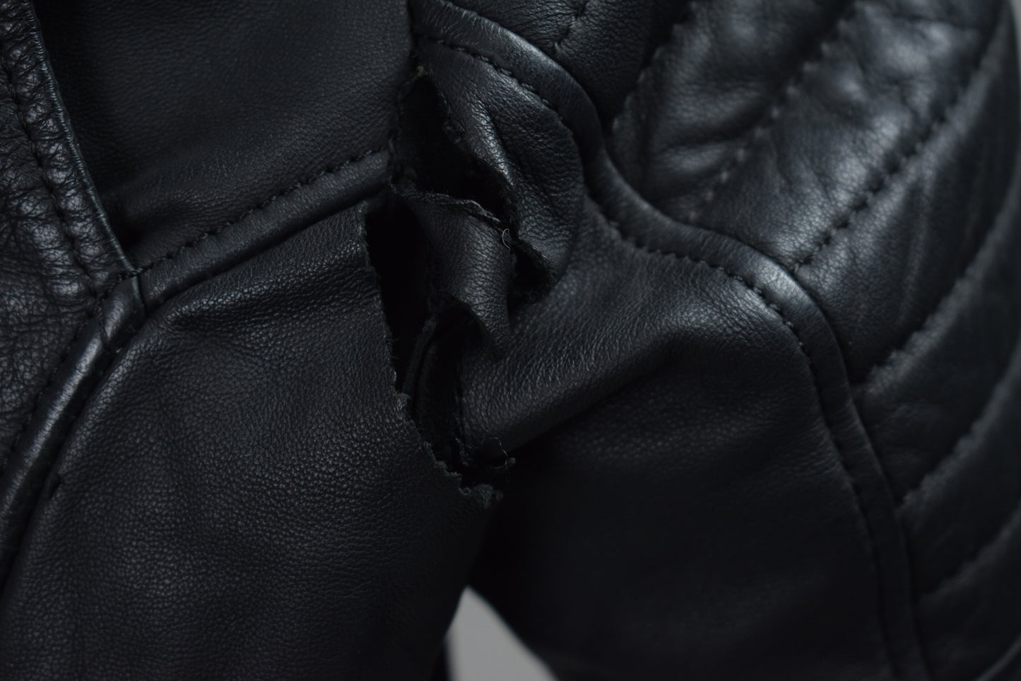 JAWS 2.0: Silver Hardware / Womens / XS / Imperfect