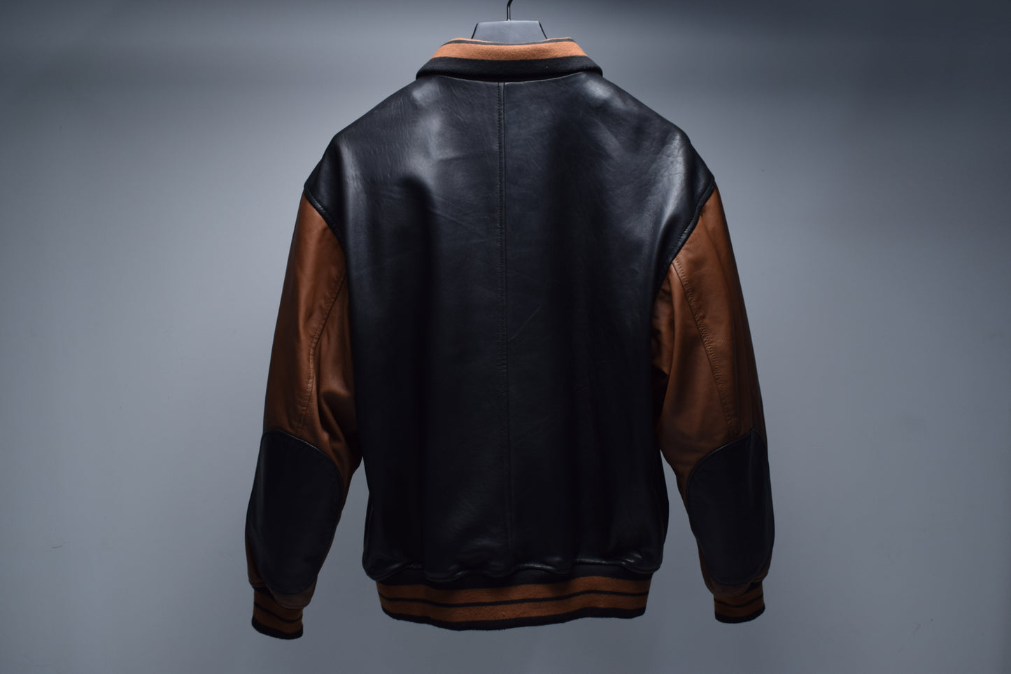 Varsity Nomad Sample / Mens / M / Excellent