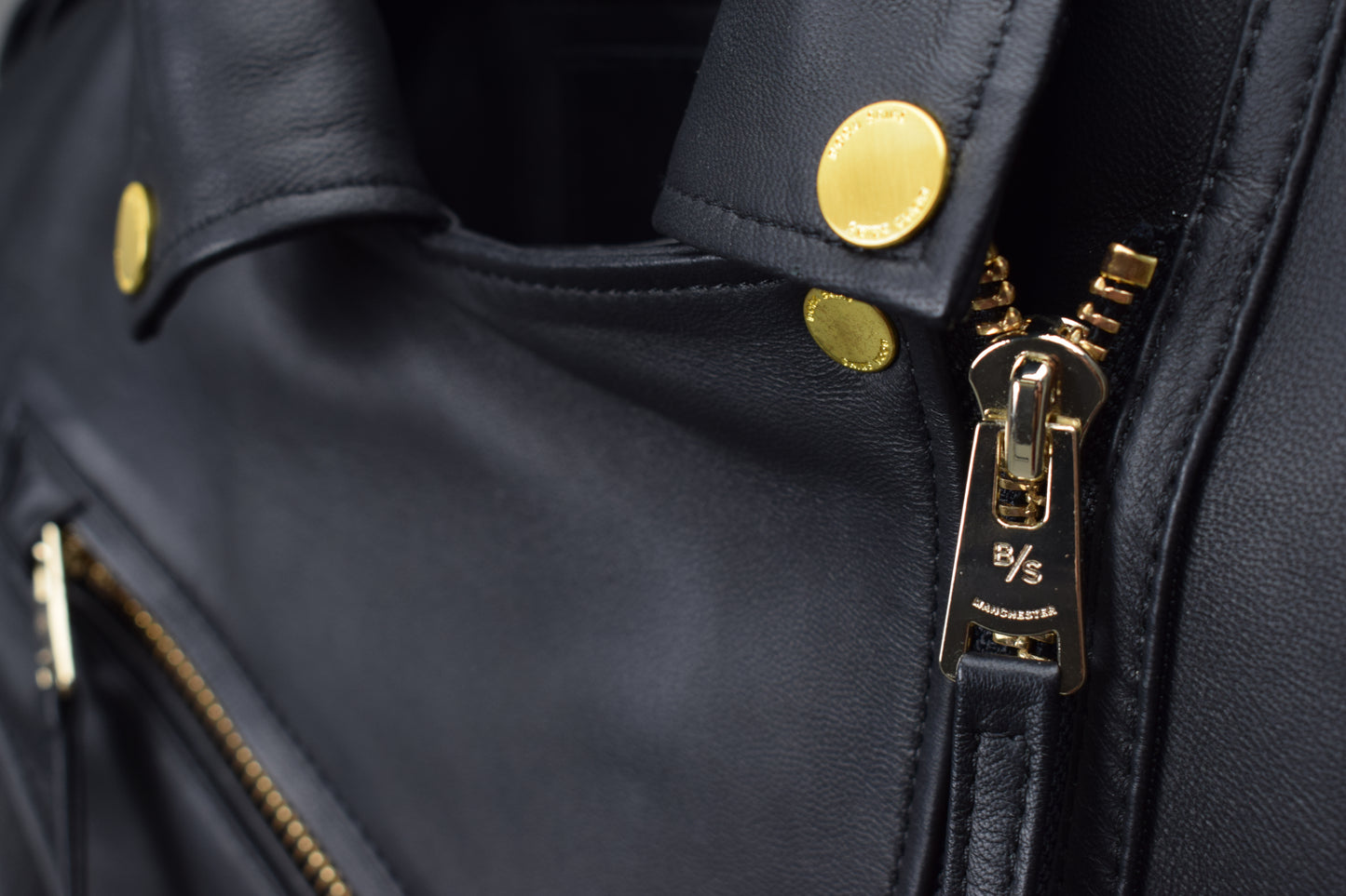 JAWS 3.0: MIXED Gold Hardware / Womens / XXS / Excellent