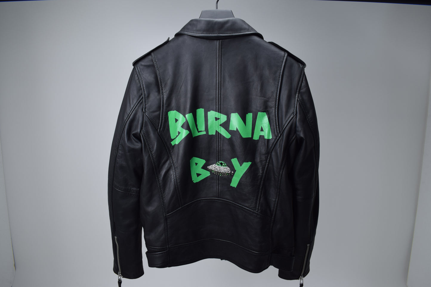 VOYAGER 2.0: Burna Boy Collab / Mens / XXL / Excellent