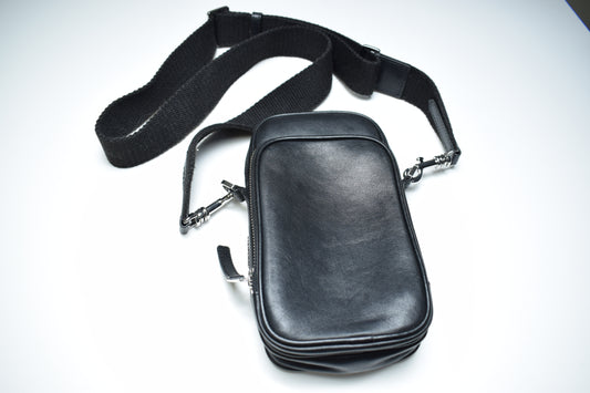 Cross Body Bag / Mens / One size / Excellent