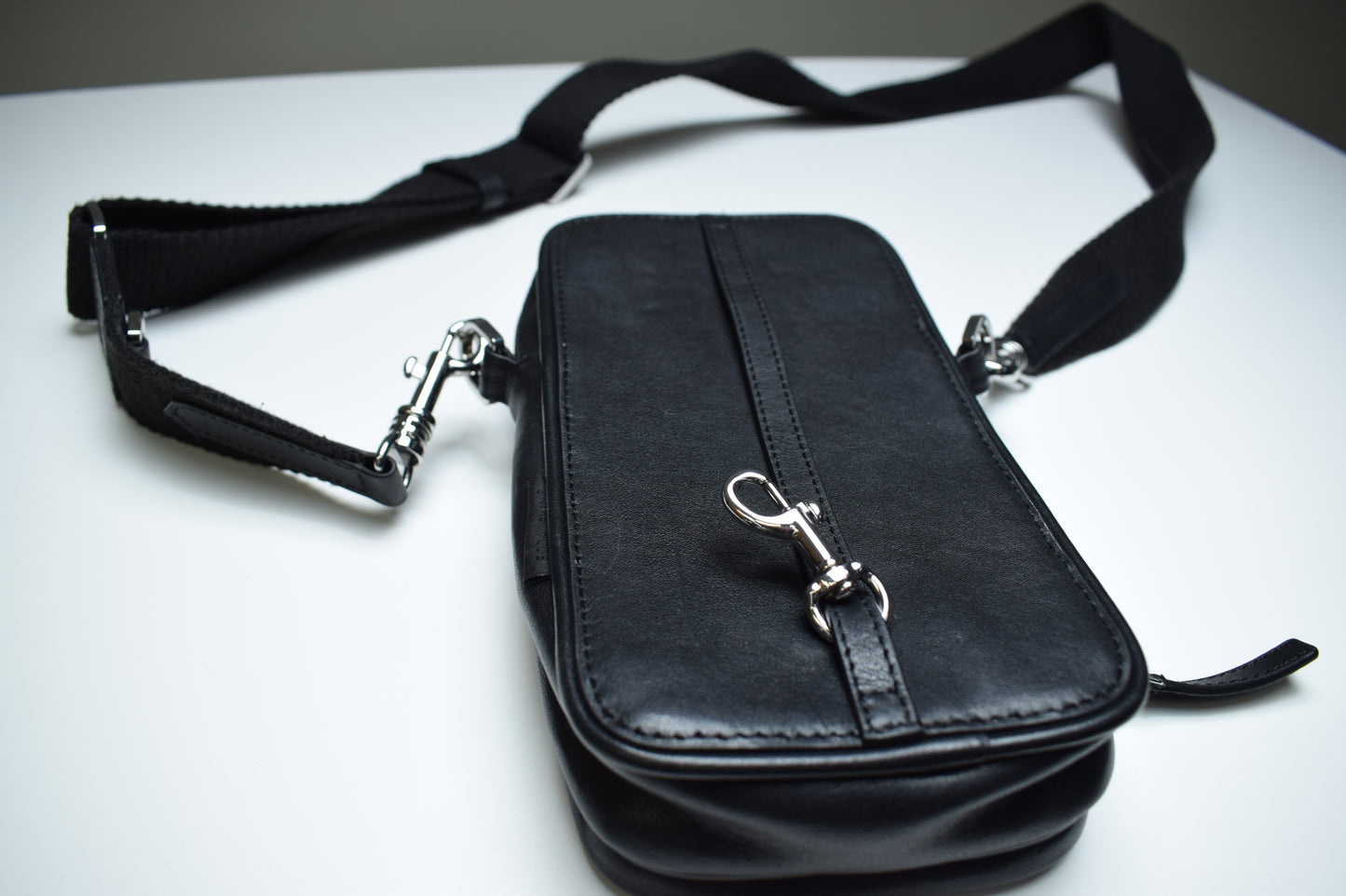 Cross Body Bag / Mens / One size / Excellent