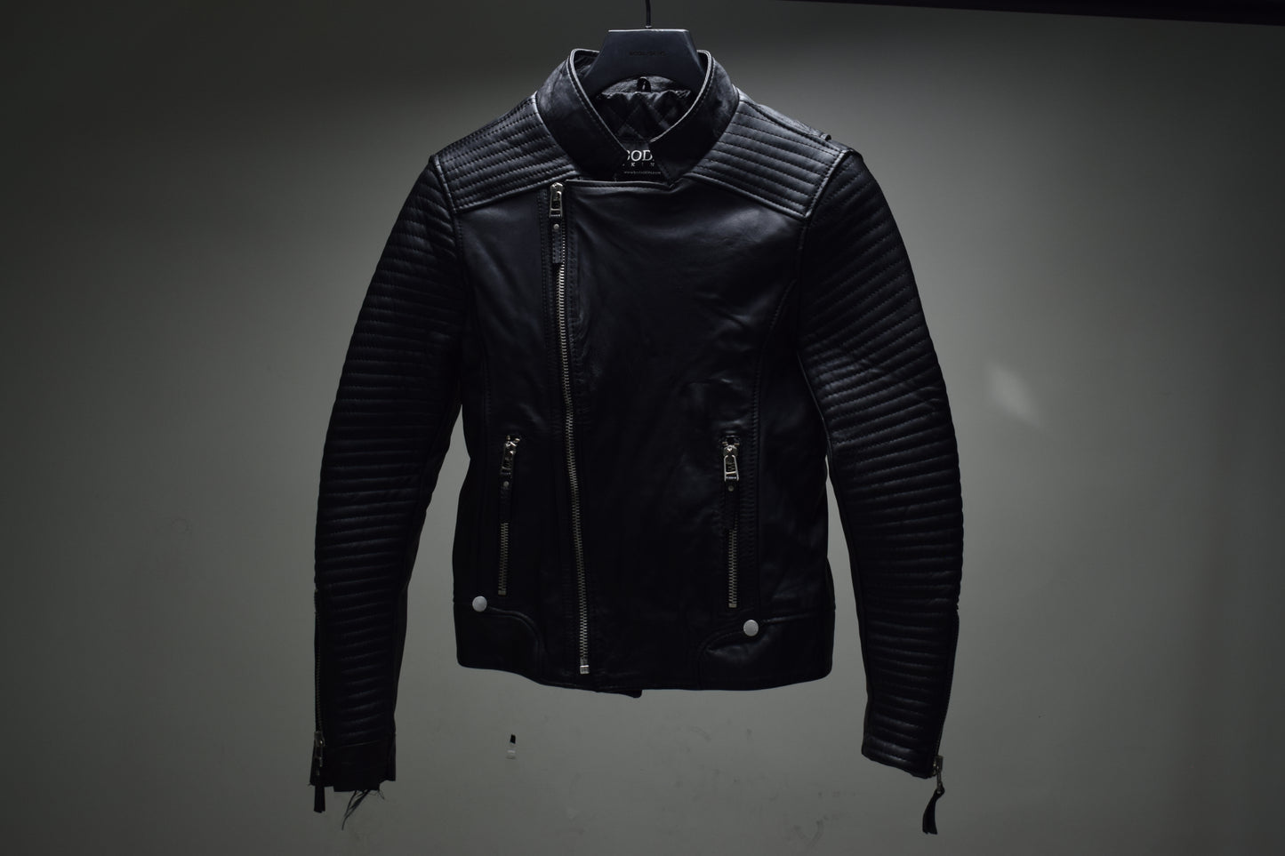 AXL / Womens / S / Heavily damaged