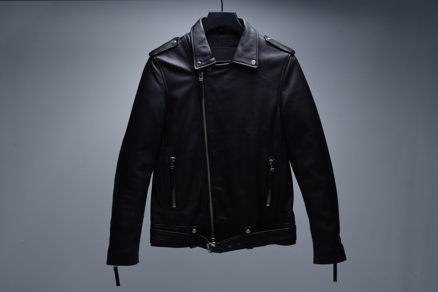 Voyager 2.0  / Mens / M / Heavily Damaged