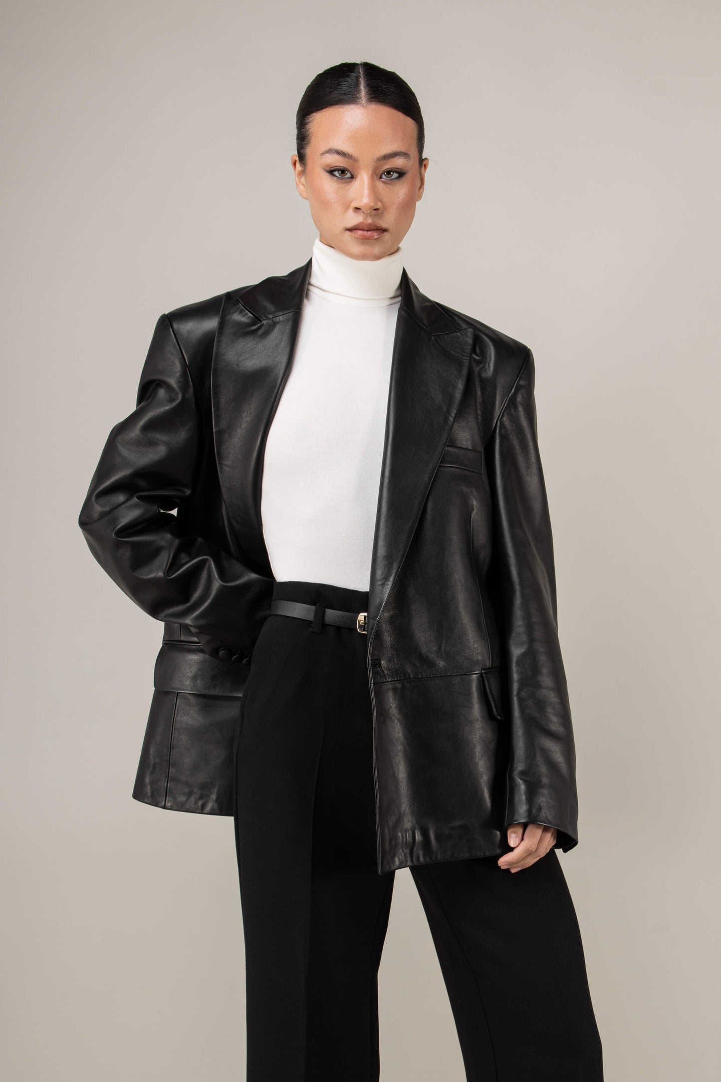 Oversized Leather Blazer (Woman)